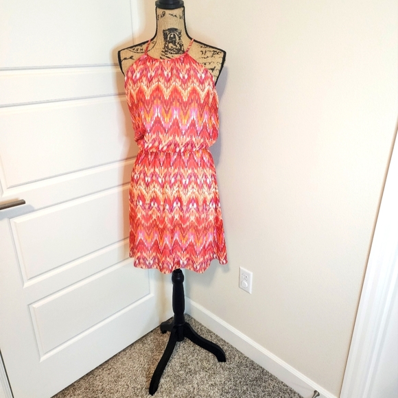 Guess Dresses & Skirts - Guess Chevron Dress size 4